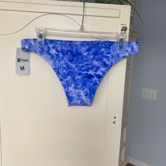 Fused Hawaii size Medium Bikini bottom blues and white - Picture 2 of 13